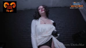 Amateur Facesitting – Experience Ultimate Fantasy with Lady Demitrescus Facesitting Adventure